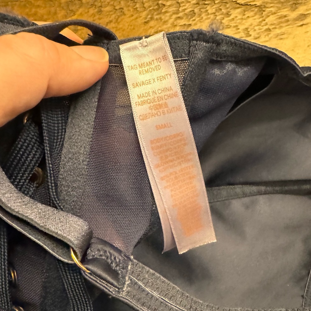 SAVAGE‎ x FENTY Lace Up Corset - Picture 5 of 5